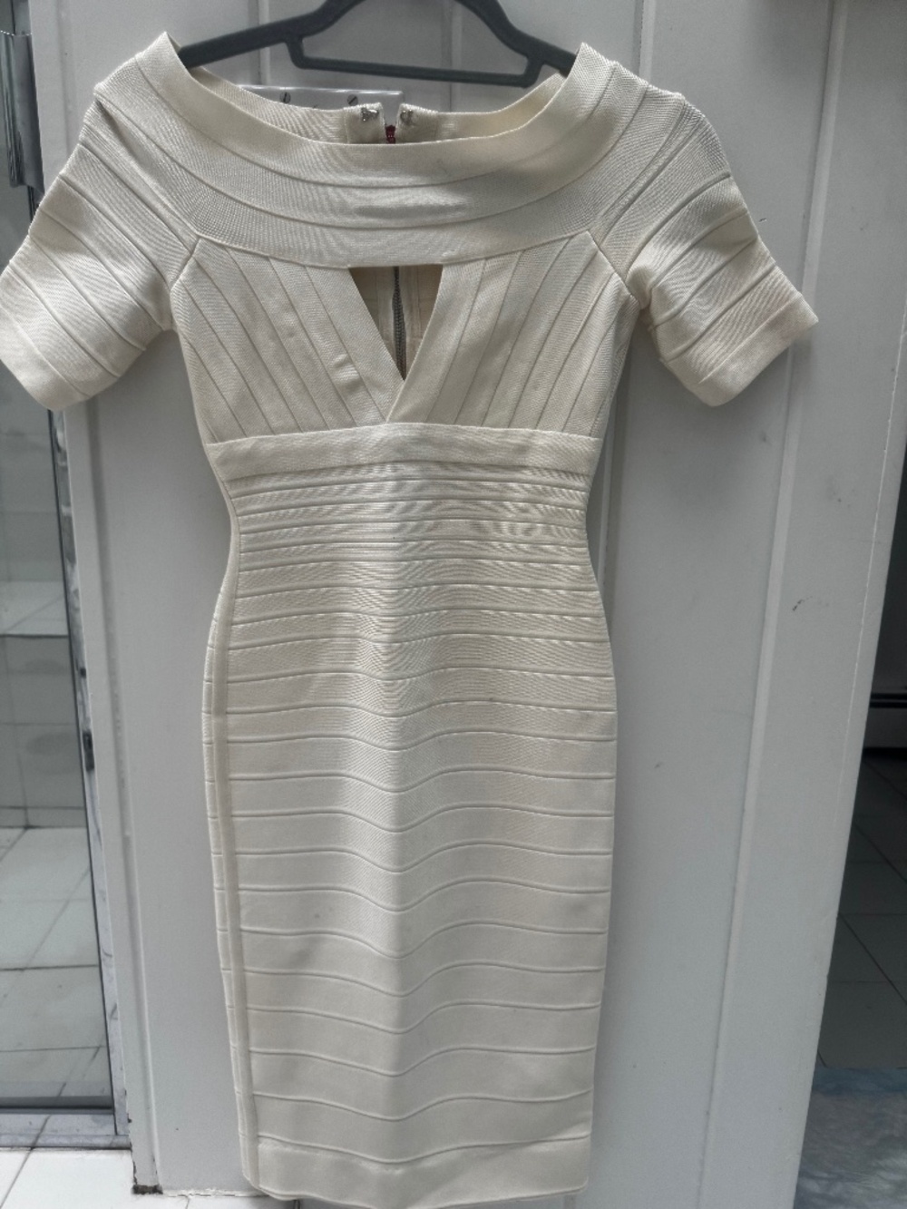 HERVE LEGER IVORY BODYCON DRESS SIZE XS